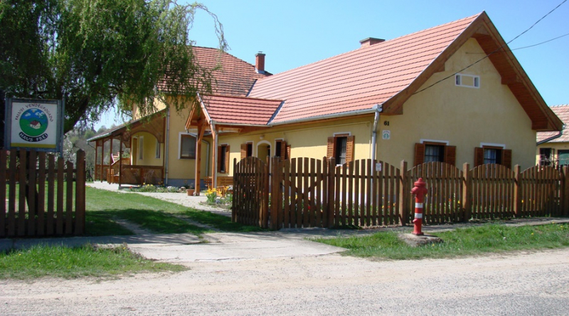 Benkő Vendégház - Kiskutas