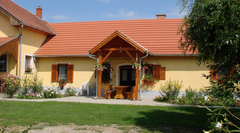 Benkő Vendégház - Kiskutas