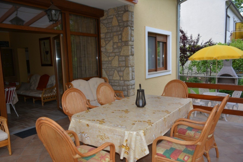 Berta Apartmanház - Balatonföldvár
