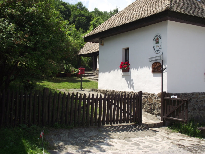 Fekete Holló Vendégház - Hollókő