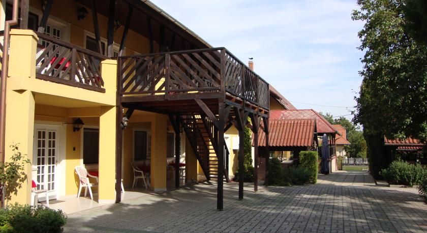 Fekete Macska Panzió - Balatonkeresztúr