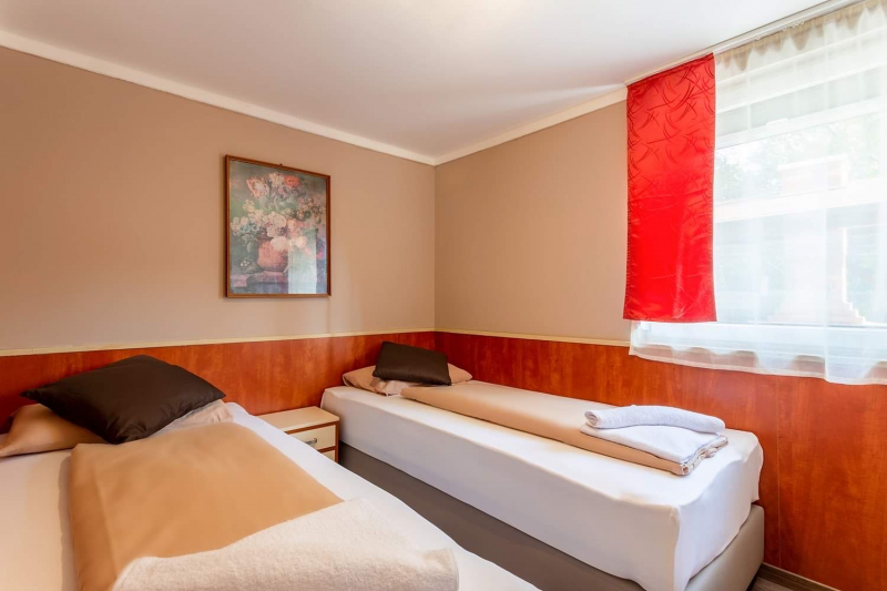 Gáspi Vendég és Apartmanház - Alsóörs