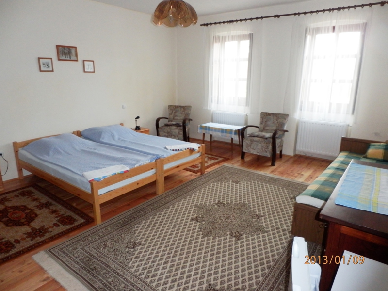 Hathalom Vendégház - Bakonytamási