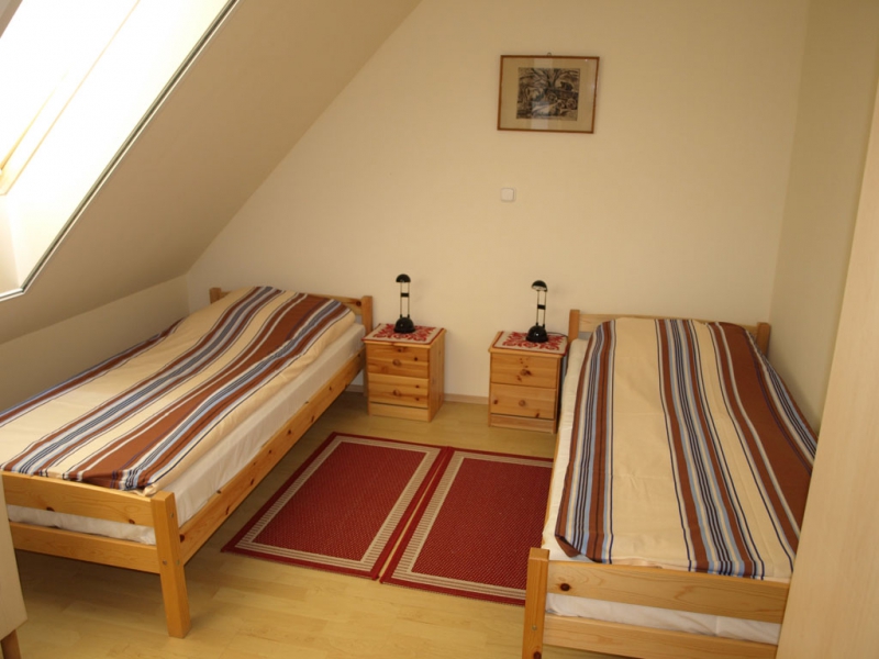 Hathalom Vendégház - Bakonytamási