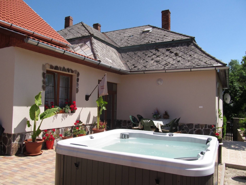 Kormos Vendégház - Hejce