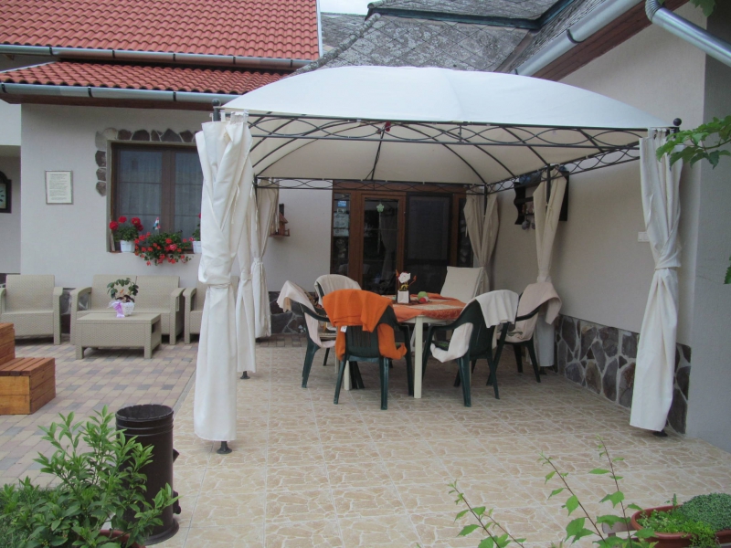 Kormos Vendégház - Hejce