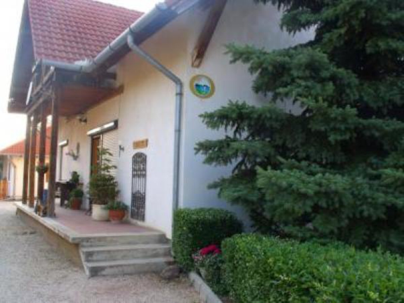 Mandulavirág Vendégház - Balatongyörök