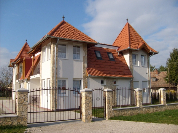 Négy Torony Apartmanlakások
