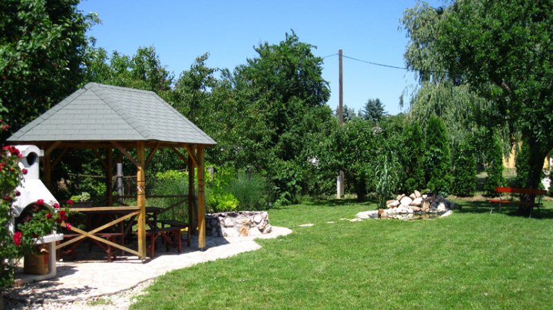 Szilvia Apartmanház - Harkány