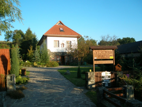 Veronika Panzió - Regéc